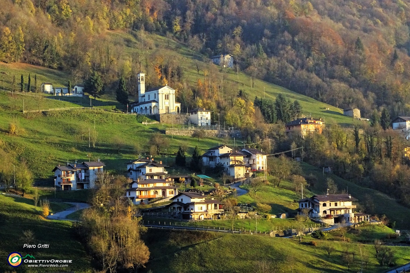 95 Scendendo in auto bella vista su Cornalta.JPG